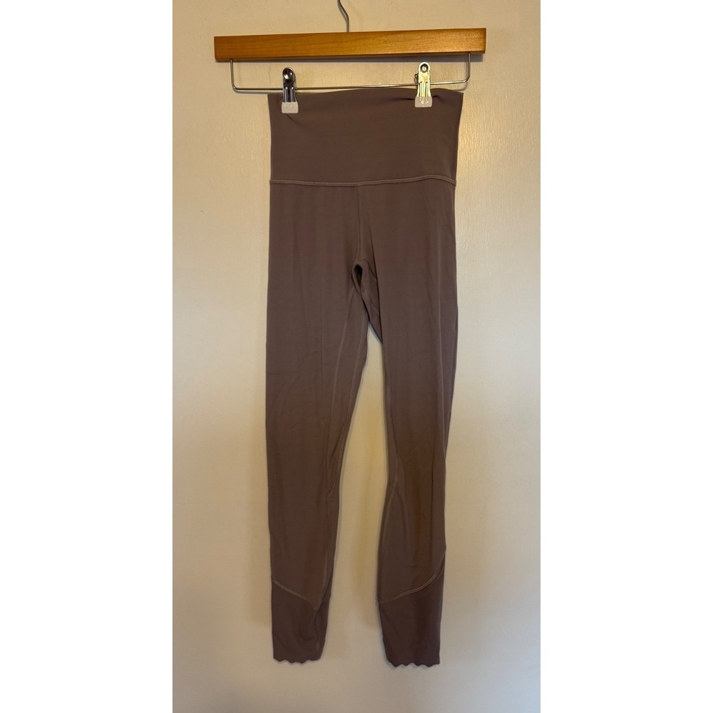 Lululemon High Rise Scallop Hem Leggings Mauve Taupe Size 2 Athleisure Yoga